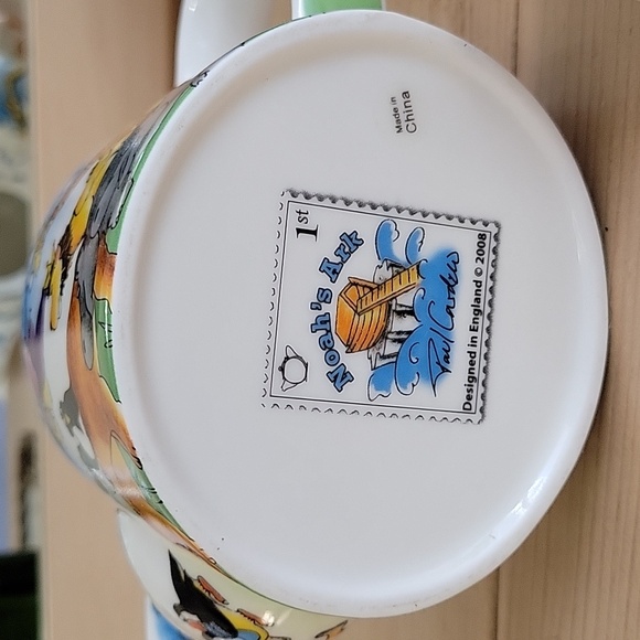 Noah's Ark Teapot by Paul Cardew 2008 - Picture 6 of 7